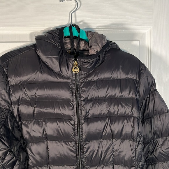 Michael Kors NWOT three-quarter puffer jacket with storage bag black size large - Picture 3 of 9